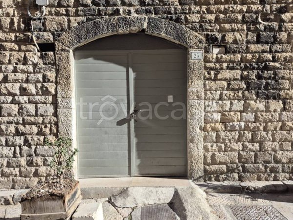locale commerciale in vendita a Trani in zona Borgo Medievale