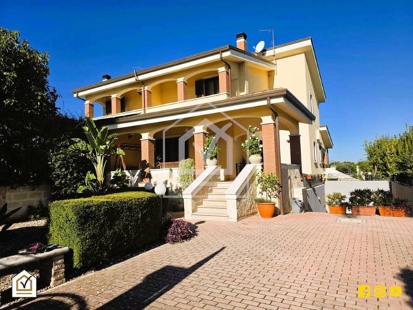 casa indipendente in vendita a Trani in zona Borgo Medievale