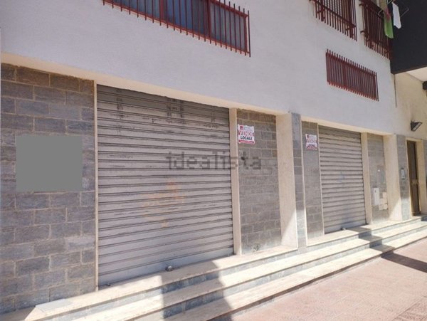 locale commerciale in vendita a Trani