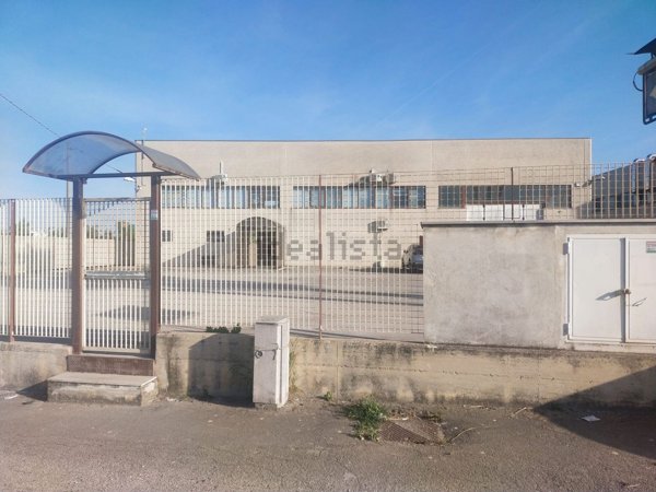 capannone in vendita a Trani