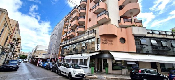 ufficio in vendita a Trani in zona Borgo Ottocentesco