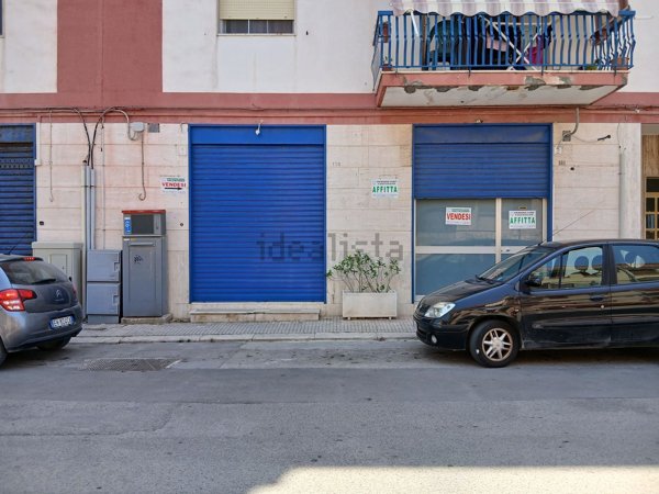 locale commerciale in vendita a Trani