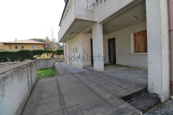 casa indipendente in vendita a Trani in zona Capirro