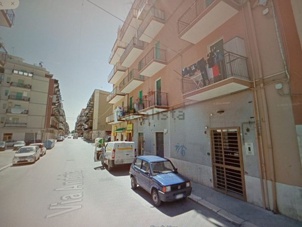 locale commerciale in vendita a Trani