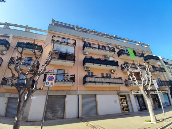 locale commerciale in vendita a Trani