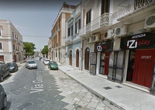 locale commerciale in vendita a Trani in zona Borgo Ottocentesco