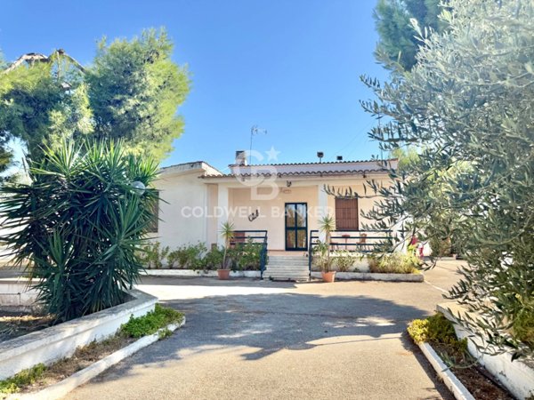 casa indipendente in vendita a Trani in zona Capirro