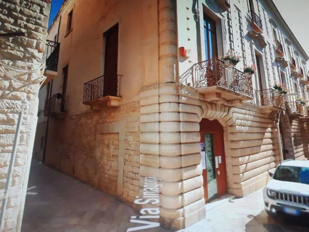 appartamento in vendita a Trani in zona Borgo Medievale