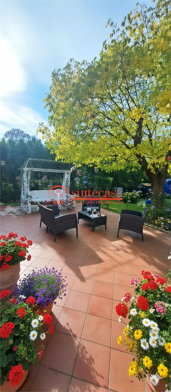 casa indipendente in vendita a Trani in zona Capirro