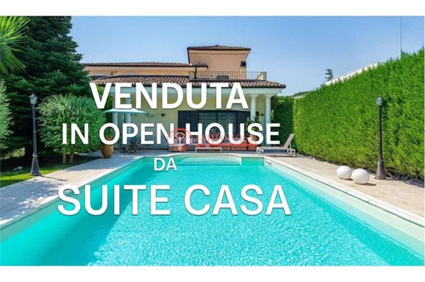 casa indipendente in vendita a Trani in zona Capirro