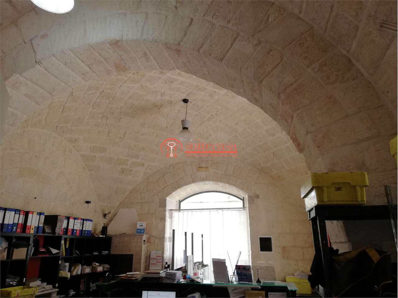 negozio in vendita a Trani in zona Borgo Ottocentesco