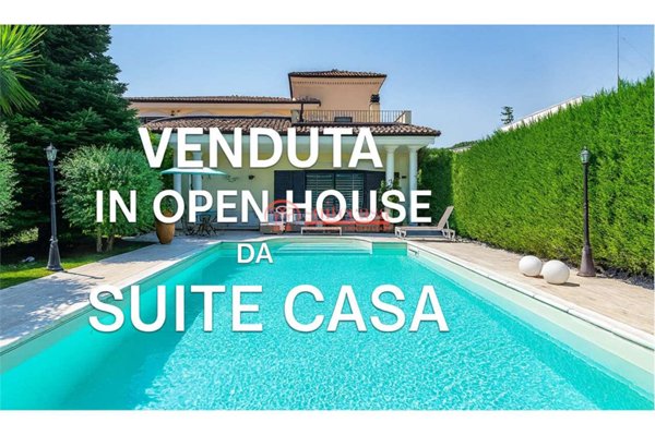 casa indipendente in vendita a Trani in zona Capirro