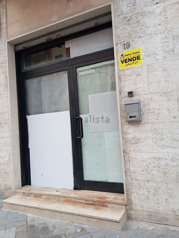 locale commerciale in vendita a Trani