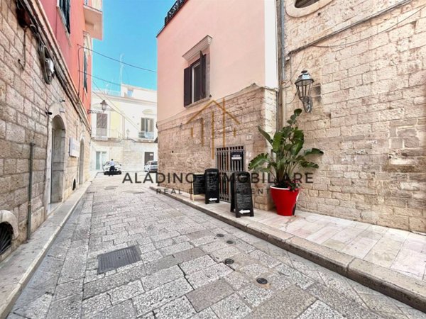 negozio in vendita a Trani in zona Borgo Ottocentesco