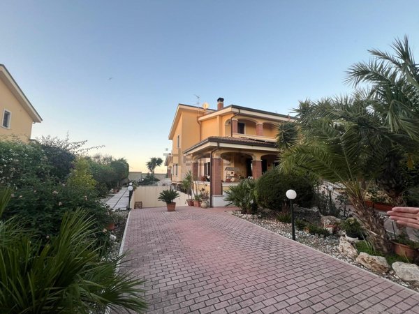 casa indipendente in vendita a Trani