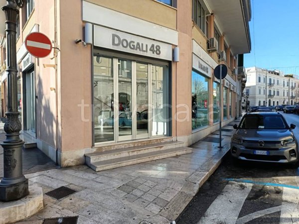 negozio in vendita a Trani in zona Borgo Ottocentesco