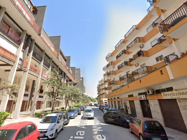 negozio in vendita a Trani