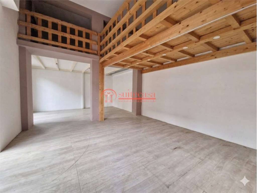 locale commerciale in vendita a Trani