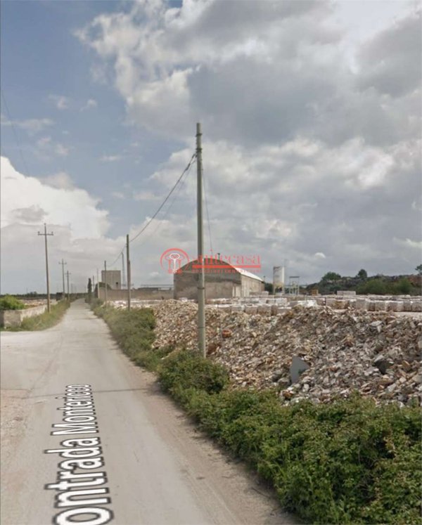 terreno industriale in vendita a Trani