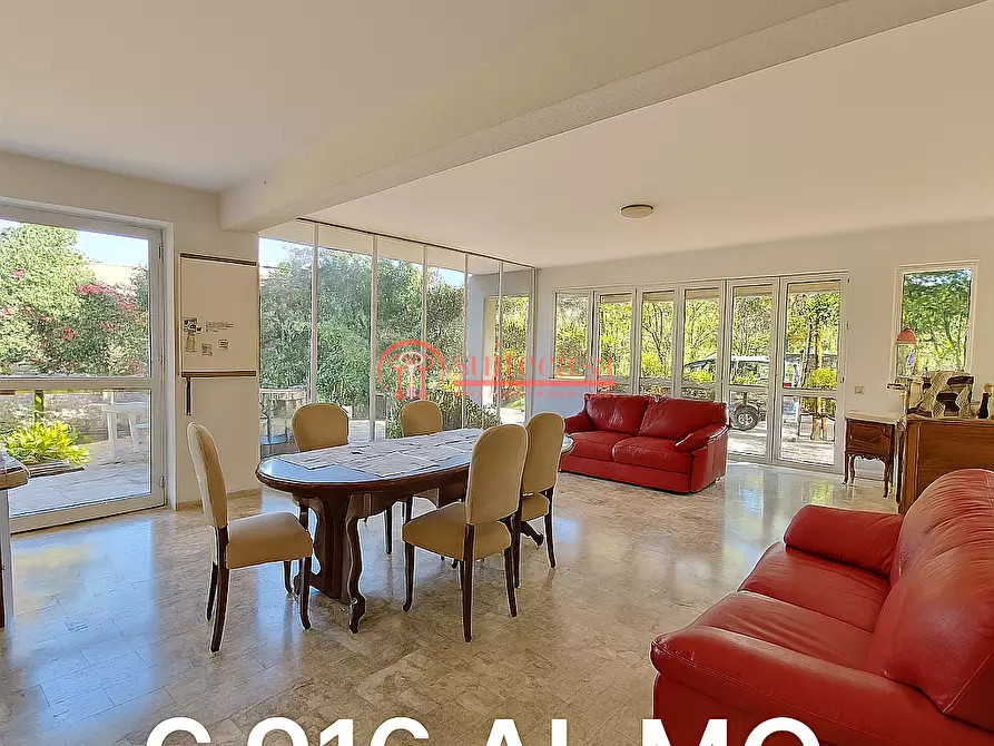 casa indipendente in vendita a Trani in zona Capirro