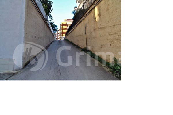 negozio in vendita a Trani