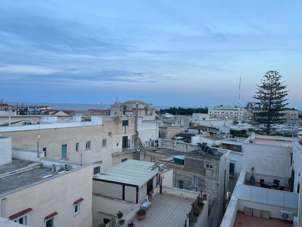 appartamento in vendita a Trani in zona Borgo Medievale