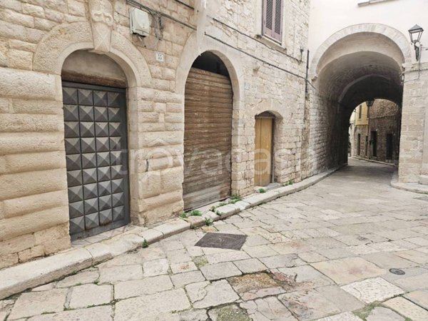 negozio in vendita a Trani in zona Borgo Medievale