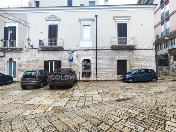 negozio in vendita a Trani in zona Borgo Medievale