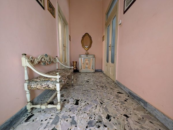 appartamento in vendita a Trani in zona Borgo Medievale