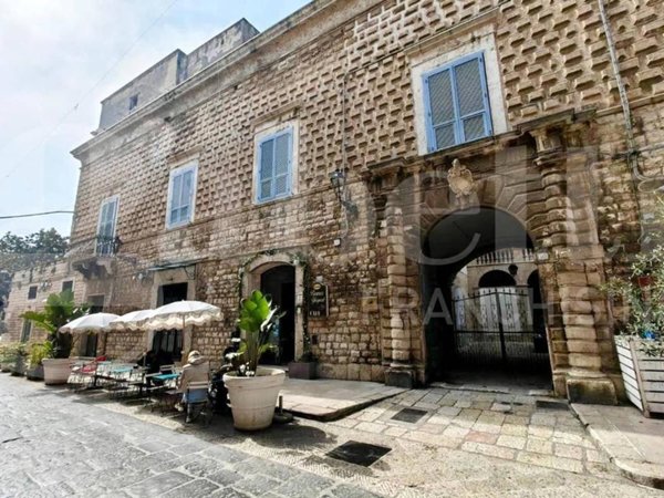 appartamento in vendita a Trani in zona Borgo Medievale