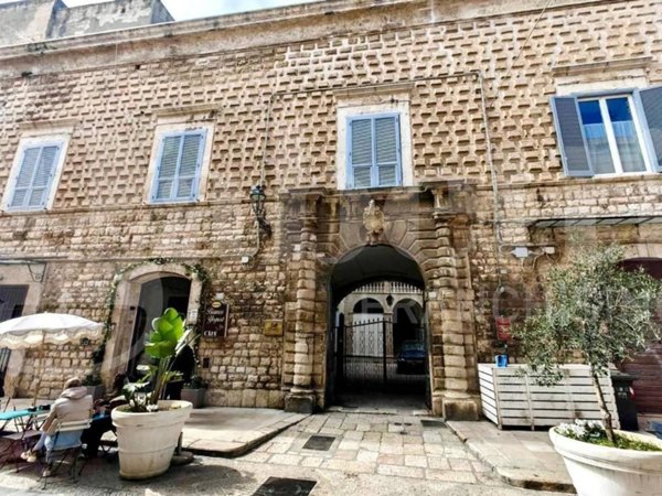 appartamento in vendita a Trani in zona Borgo Medievale
