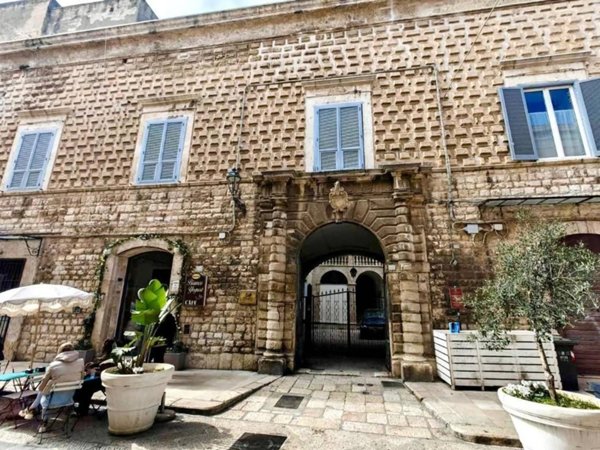 appartamento in vendita a Trani in zona Borgo Medievale