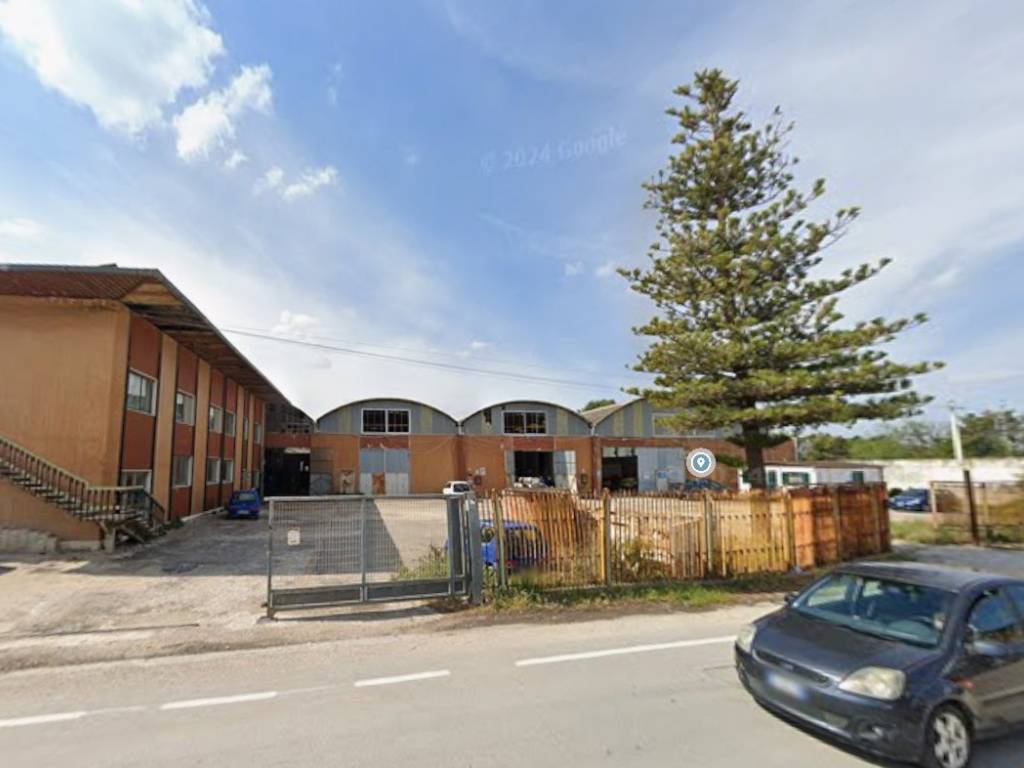 locale commerciale in vendita a Trani