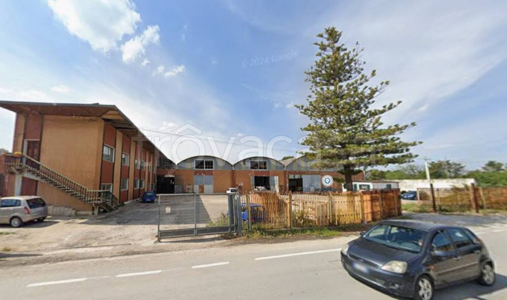 capannone in vendita a Trani