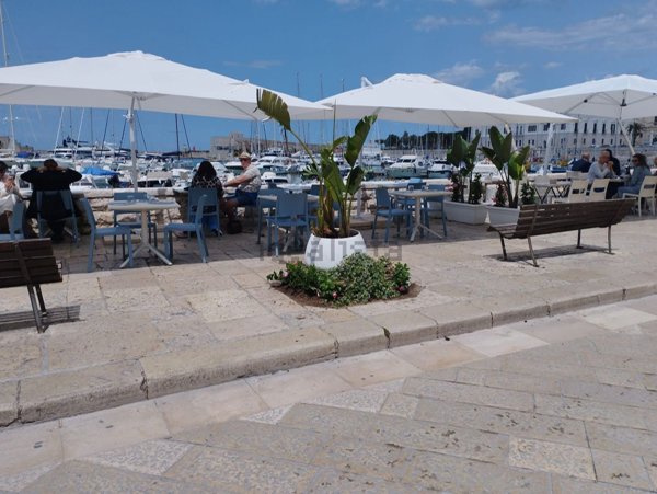 negozio in vendita a Trani