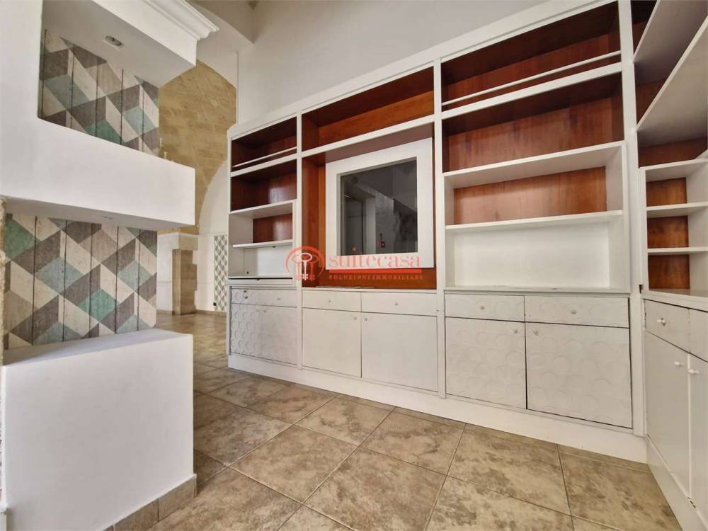 negozio in vendita a Trani