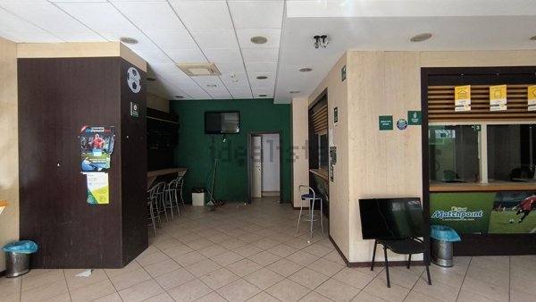 locale commerciale in vendita a Trani