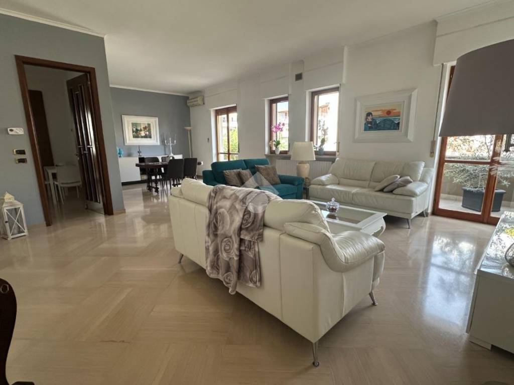 appartamento in vendita a Trani in zona Capirro