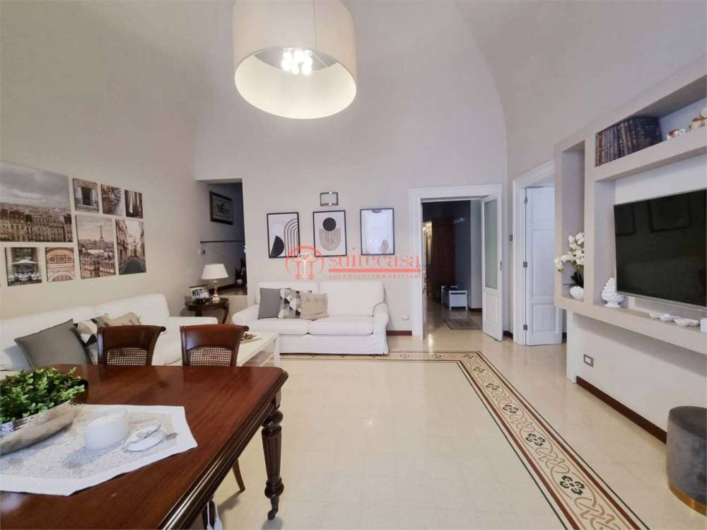appartamento in vendita a Trani in zona Borgo Ottocentesco