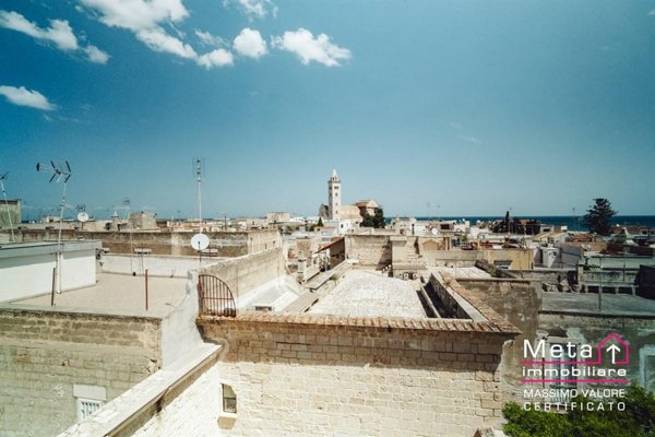 negozio in vendita a Trani in zona Borgo Medievale