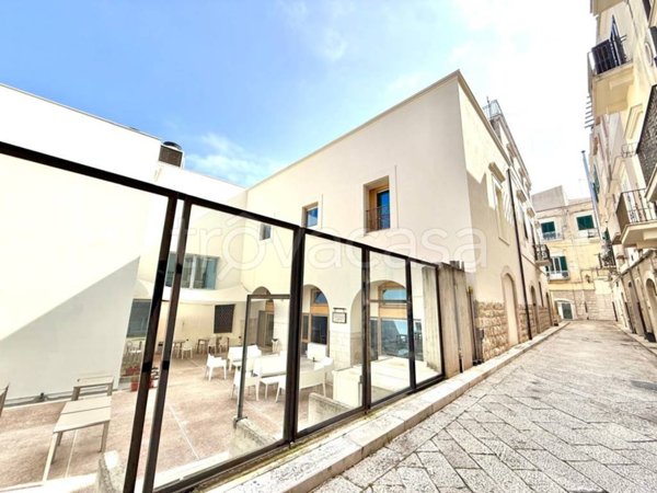 casa indipendente in vendita a Trani in zona Borgo Ottocentesco