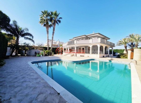 casa indipendente in vendita a Trani in zona Borgo Medievale