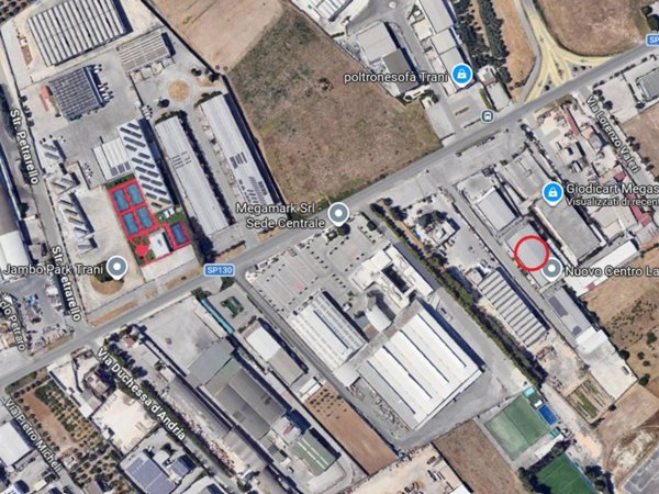 locale commerciale in vendita a Trani