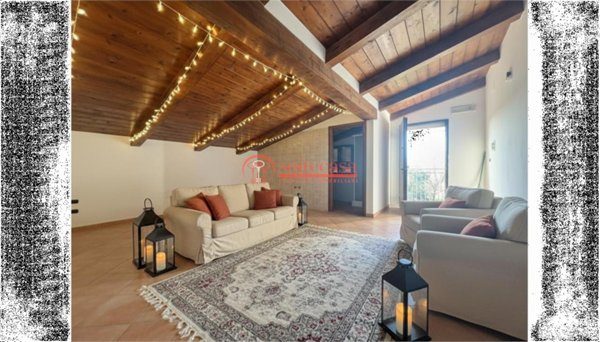 casa indipendente in vendita a Trani in zona Capirro