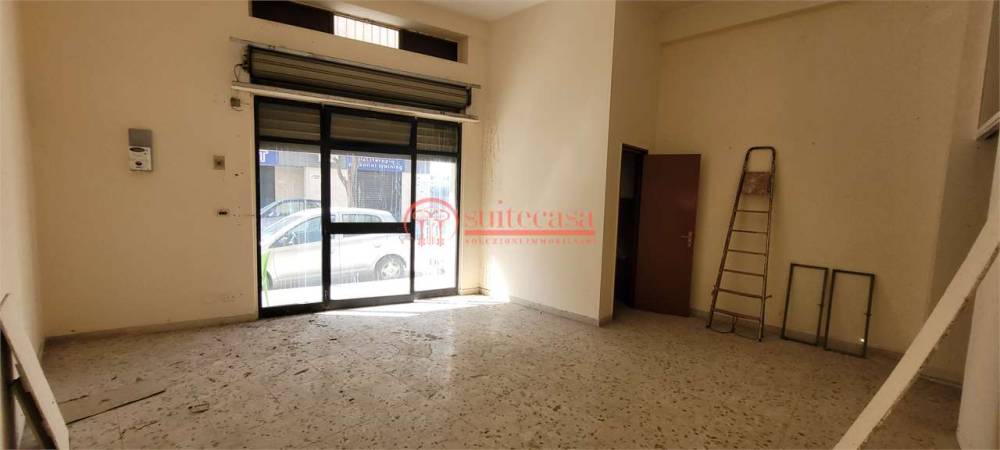 negozio in vendita a Trani