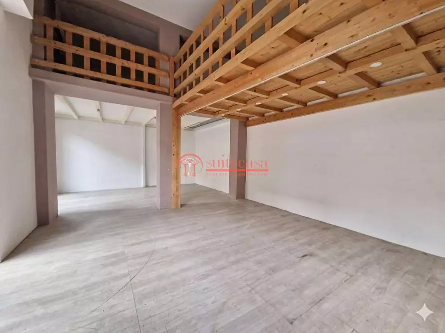 locale commerciale in vendita a Trani