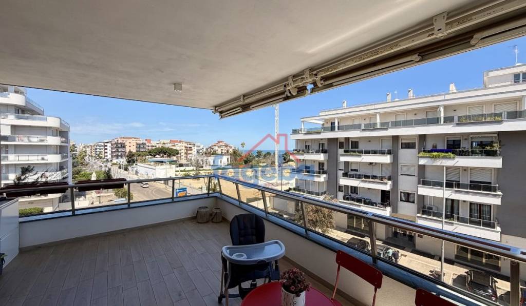 appartamento in vendita a Trani in zona Borgo Ottocentesco