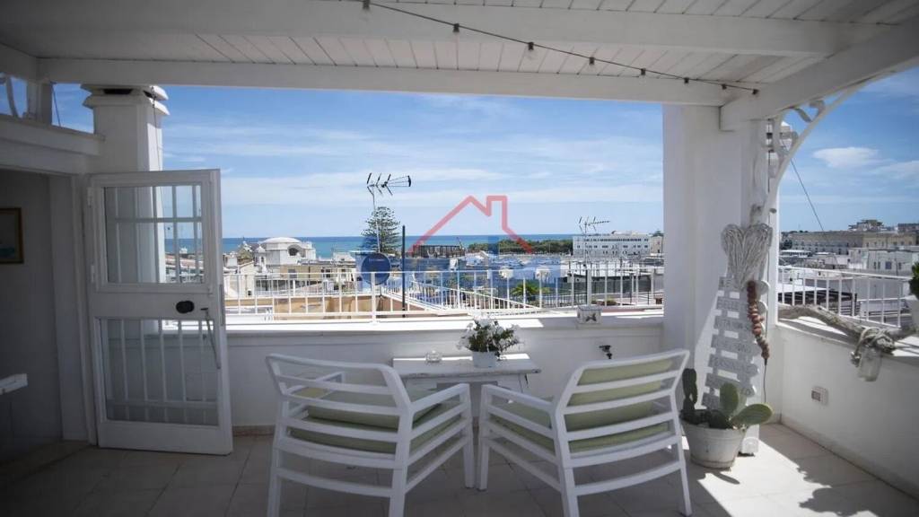 casa indipendente in vendita a Trani in zona Borgo Medievale