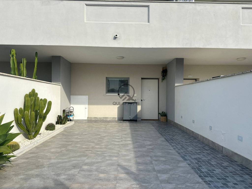 casa indipendente in vendita a Trani in zona Capirro