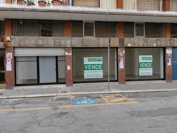 negozio in vendita a Trani in zona Borgo Medievale